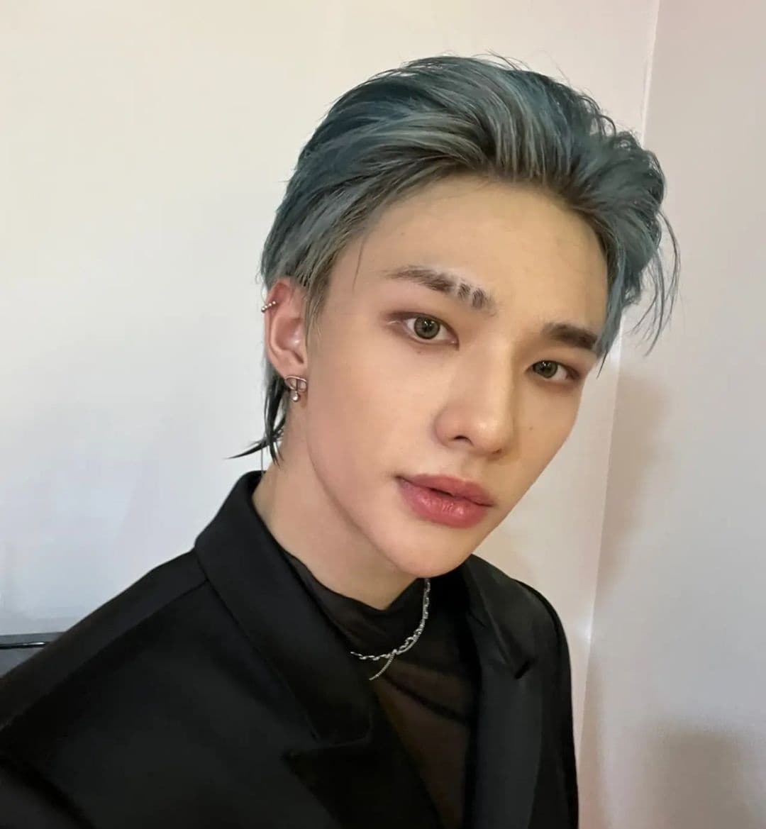 hyunjin hairstyle slicked back